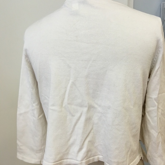 CABLE AND GAUGE RUFFLE SWEATER CLASP CLOSURE - Picture 4 of 5